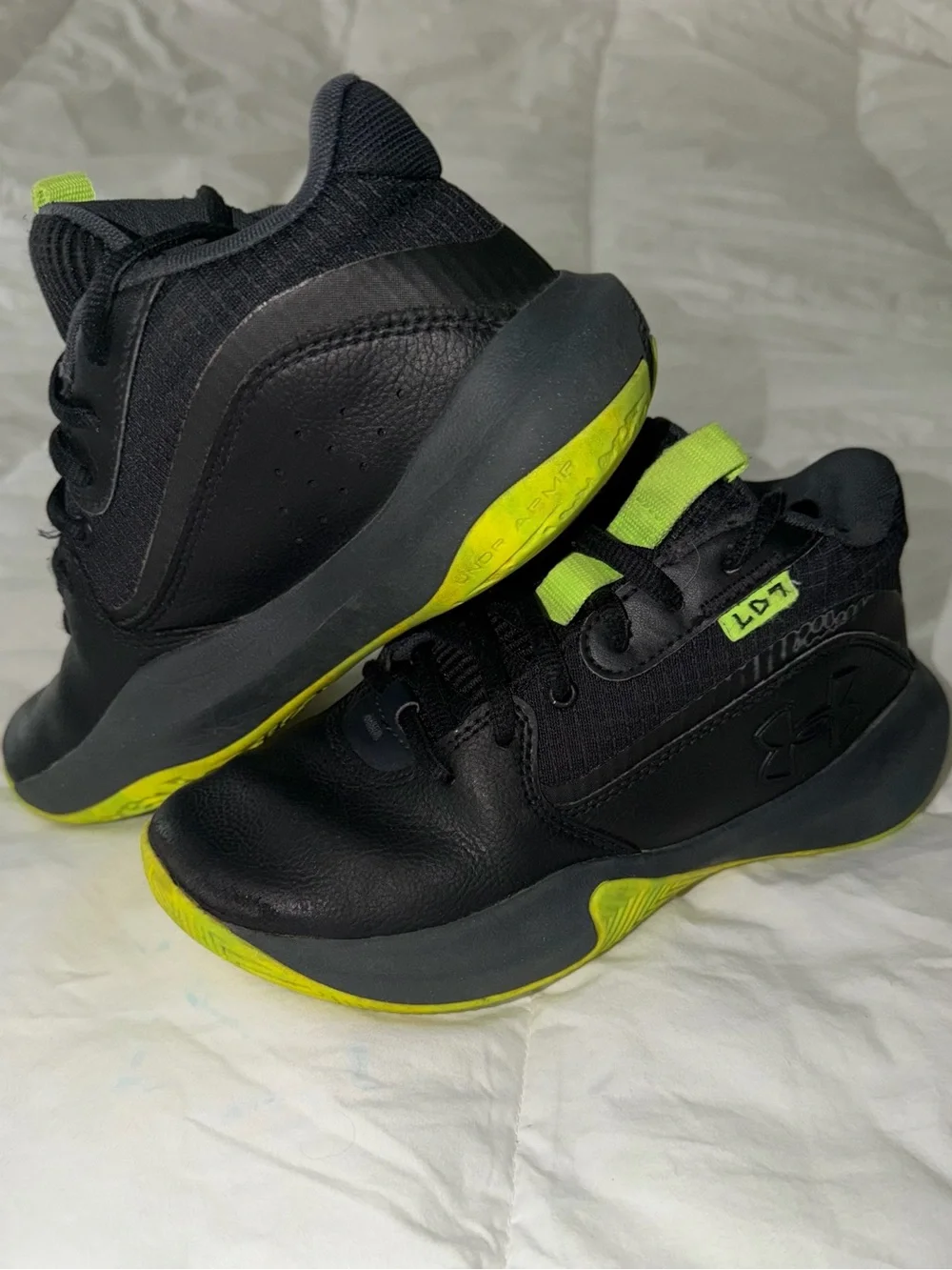 Kids under armour Black and Neon Yellow Athletic Shoes - Youth 4